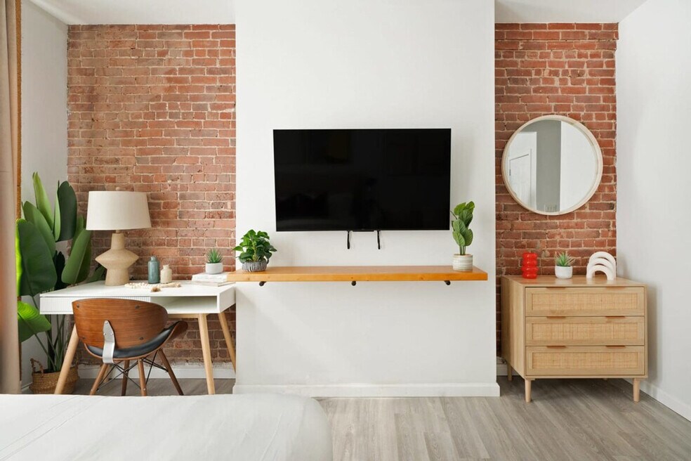 242 E 75th St unit FL2-ID1022037P, New York, NY 10021 - photo 1