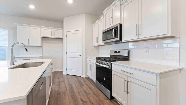 21806 Lucca Ln, Peculiar, MO 64078 - photo 5