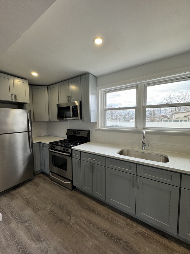 203 N 8th St unit 1, Lindenhurst, NY 11757 - photo 2