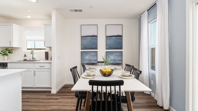 8228 Morehouse Ave, Bakersfield, CA 93307 - photo 4