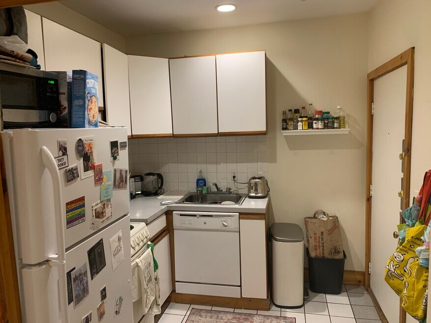 21 Aberdeen St unit D, Boston, MA 02215 - photo 1