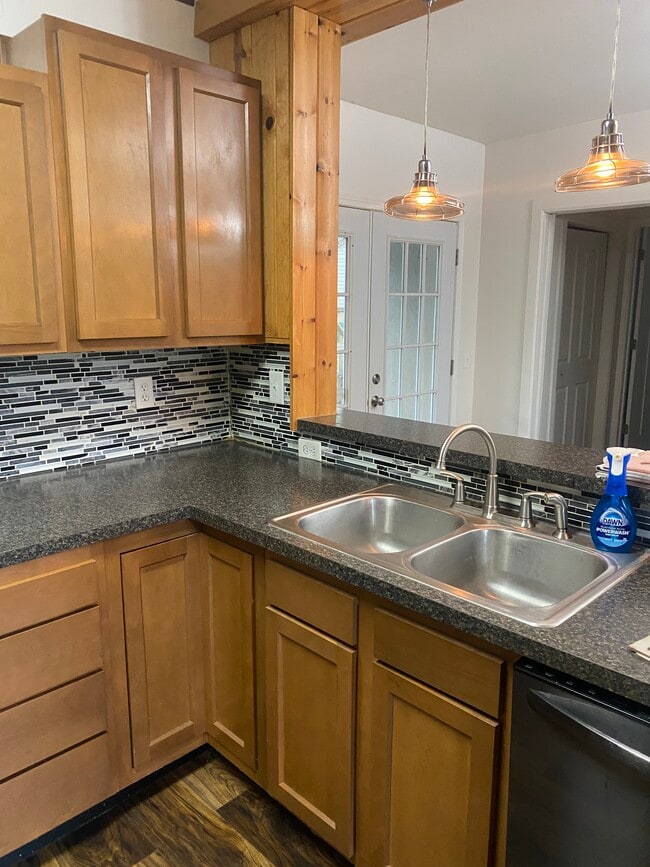 531 E Chestnut St unit 1, Jeffersonville, IN 47130 - photo 2