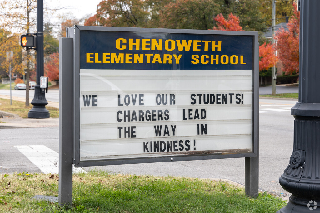 Chenoweth Elementary School is a public school located in the St. Matthews neighborhood.
