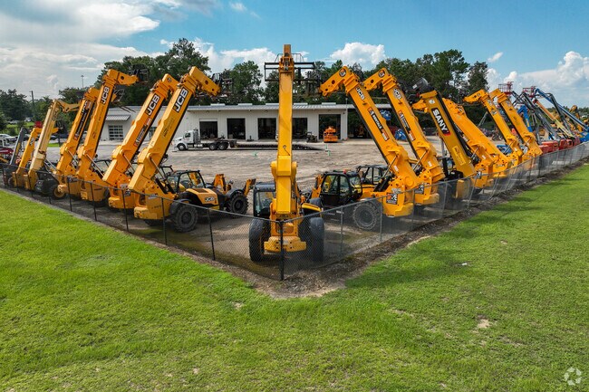 Heavy equipment rentals in Midway help with construction and storm recovery in the Florida Panhandle.