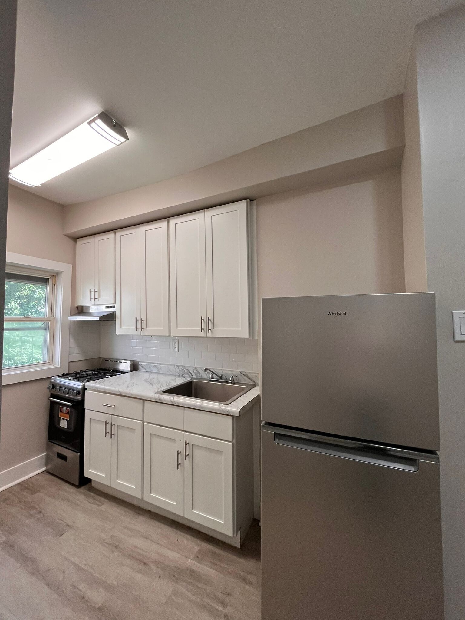 214 Fairmount Ave unit 3, Jersey City, NJ 07306 - photo 1