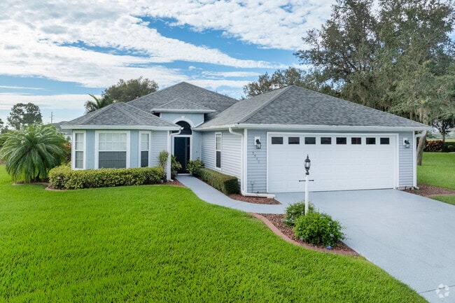 Homes on Highlands Ridge Preserve Golf Course are in the mid $400,000 to $500,000 range.