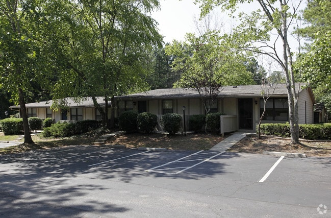 Woodtrail, Newnan, GA 30263 - photo 4