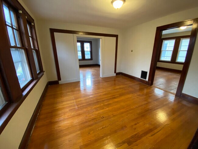 13 Clark Street - 1st Floor unit 2nd Floor, Ansonia, CT 06401 - photo 2