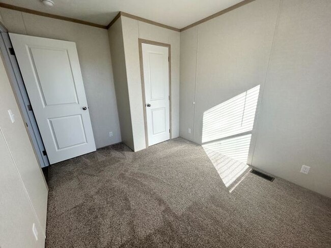 29773 W Deerfield Ct, Chesterfield, MI 48051 - photo 4