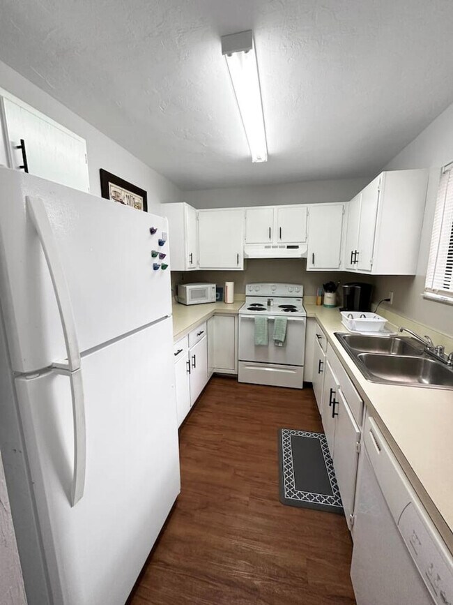 2300 SW 43rd St unit ID1359101P, Gainesville, FL 32607 - photo 3