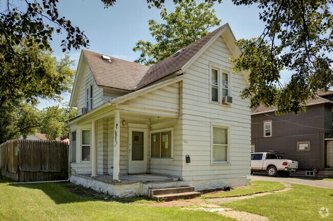 A wide array of architectural styles can be found in Flat Iron.
