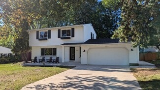 949 Myrtle Ln, Ashwaubenon, WI 54304