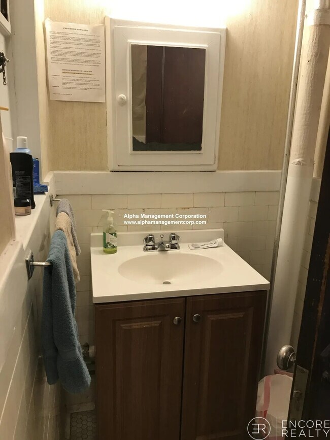 17-19 Washington St S unit 402, Malden, MA 02148 - photo 5