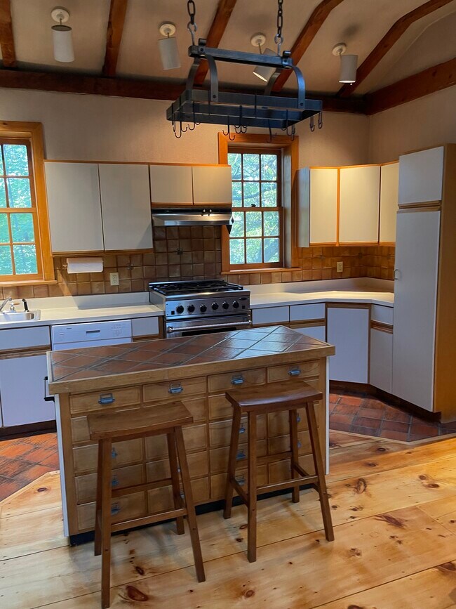 950 Western Ave, West Brattleboro, VT 05301 - photo 2