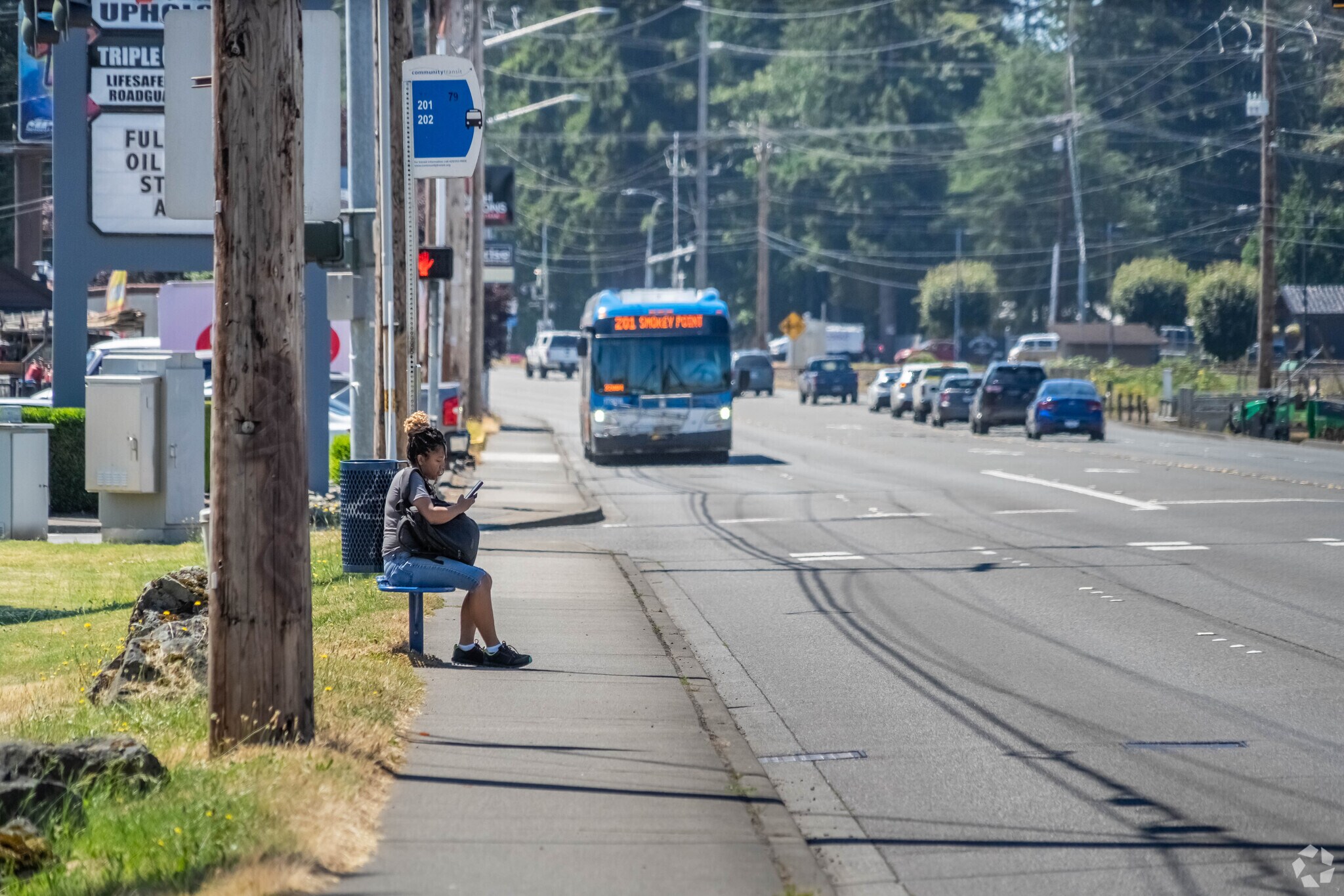 There are lots of public transportation options along State Avenue in Pinewood.