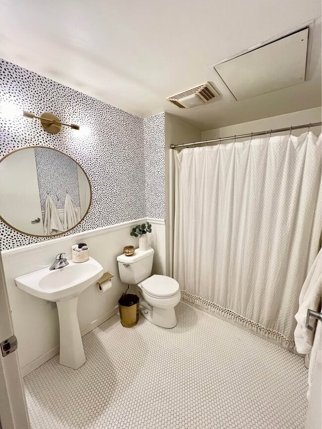 234 E Reservoir Ave Unit 303, Milwaukee, WI 53212
