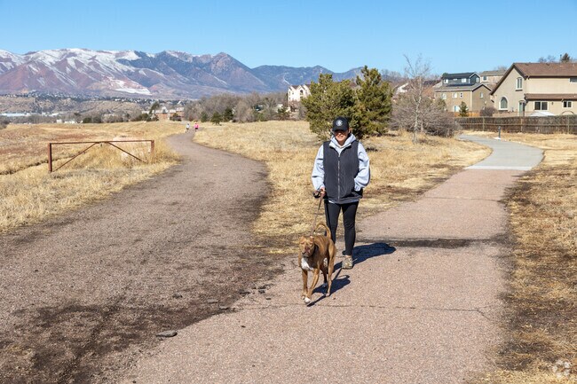 There are several trials that go through the Cragmor neighborhood.