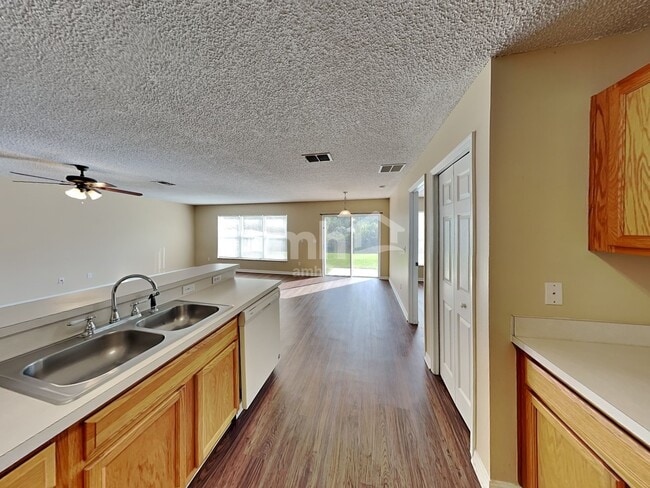 14610 Rockledge Grove Ct, Orlando, FL 32828 - photo 3