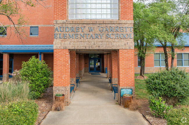Garrett Elementary School
