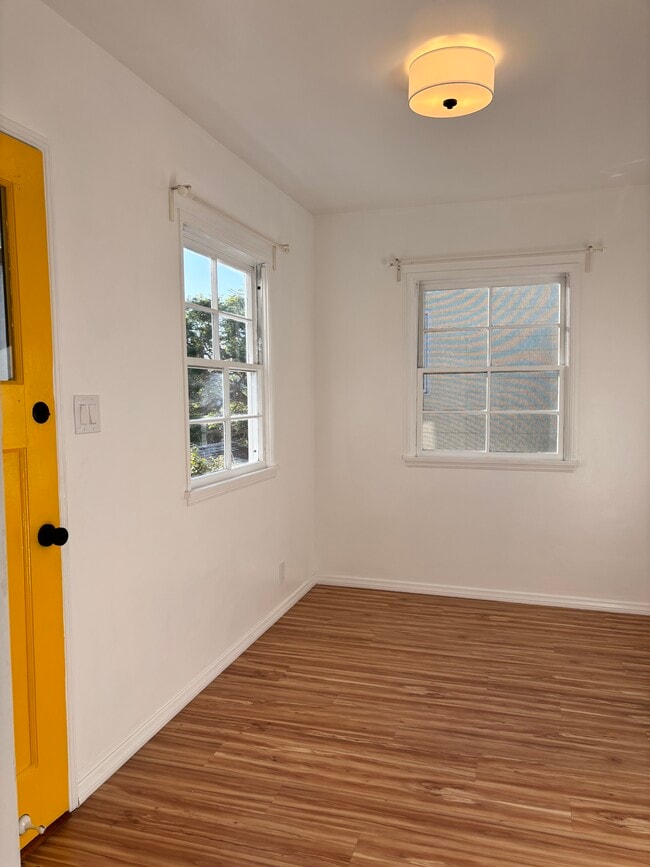 breakfast room