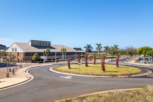 UH West is the smaller of the two Oahu campuses, but offers newer and updated facilities.