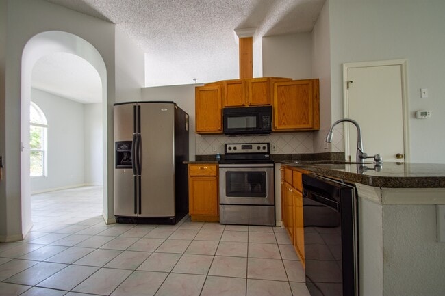 11946 Redbridge Dr, Orlando, FL 32824 - photo 4