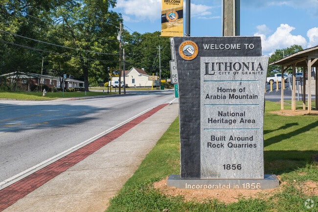Lithonia was named after stone, which pays tribute to the neighborhood's origins and history.