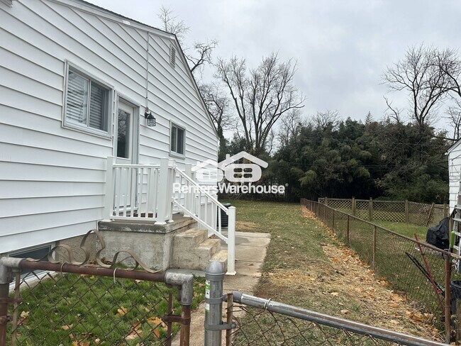 3316 Wild Cherry Rd, Windsor Mill, MD 21244 - photo 3