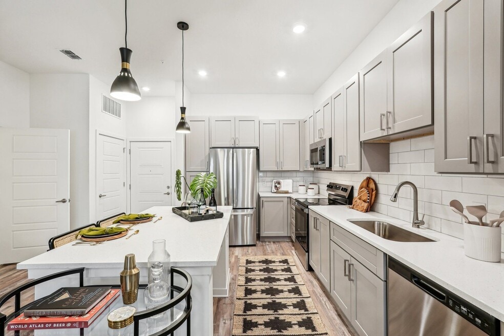 Tapestry University Park, Sarasota, FL 34243 - photo 1