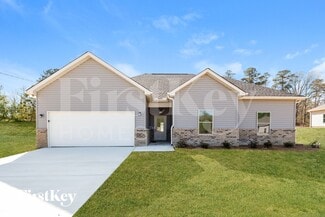 141 Lakewood Ln, Parrish, AL 35580