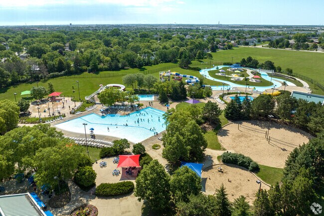 Volunteer Park is home to Pelican Harbor Aquatic Park and the Bolingbrook Recreation Complex.
