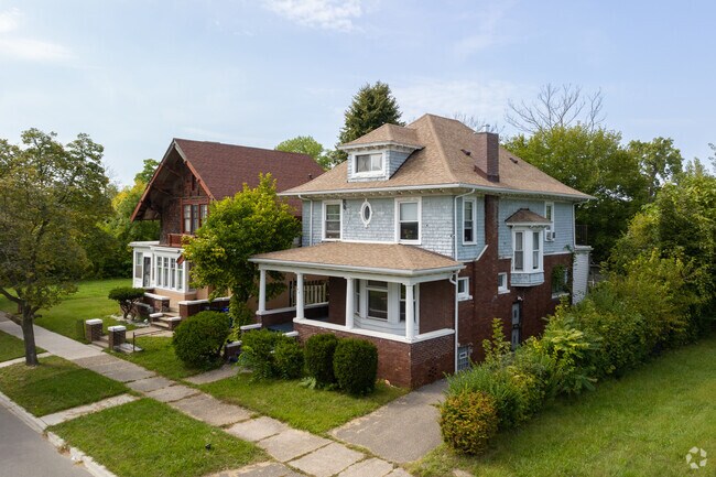 Historic homes give the Gateway Community its warmth and charm.