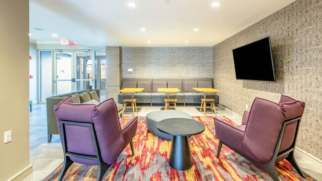 25 Crescent St unit 570, Waltham, MA 02453 - photo 2