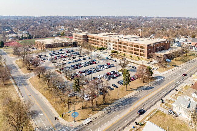 The schools located in Florence are part of the Omaha Public School System.