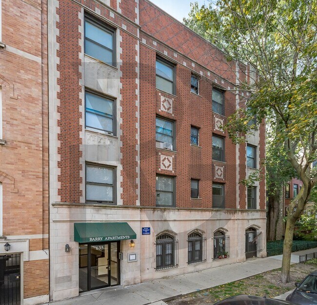 634 W Barry Ave unit 305, Chicago, IL 60657 - photo 2
