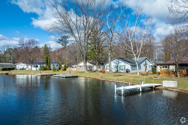 Some residents of Shawano own lakefront properties with boat docks.