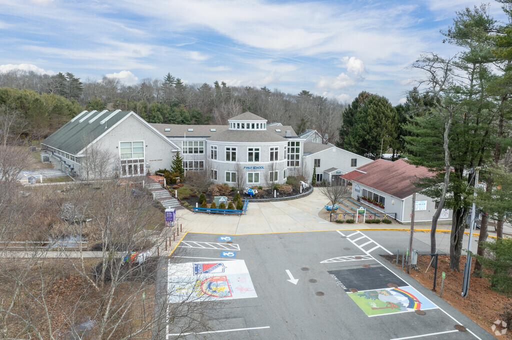 Inly School in Scituate got an A- in the academics category from Inly School in Scituate