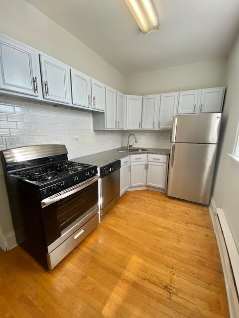 3917 N Southport Ave unit 3E, Chicago, IL 60613 - photo 4