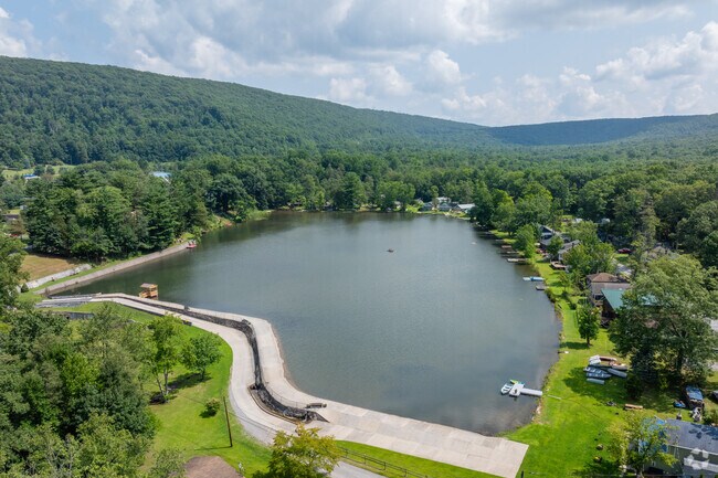 Barry is a small tranquil neighborhood nestled in the Blue Mountains of Pennsylvania.