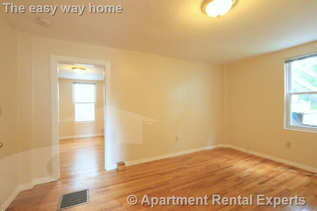 429 Franklin St unit 1-R, Cambridge, MA 02139 - photo 7