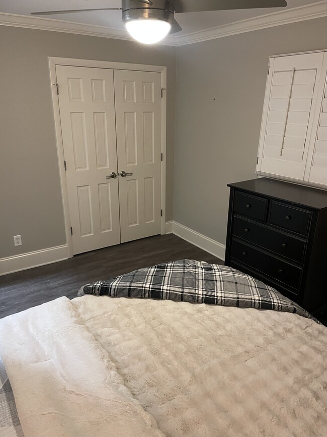 7332 Lake Front Dr unit FrontGuestBedroom, Charlotte, NC 28278 - photo 4