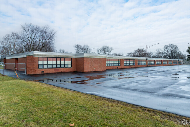 L.E. Starke Elementary School has 147 students.