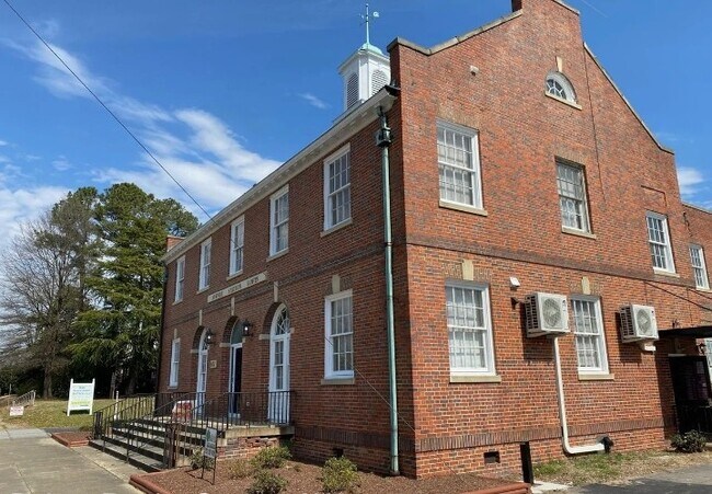 632 Roanoke Ave unit 202, Roanoke Rapids, NC 27870 - photo 2