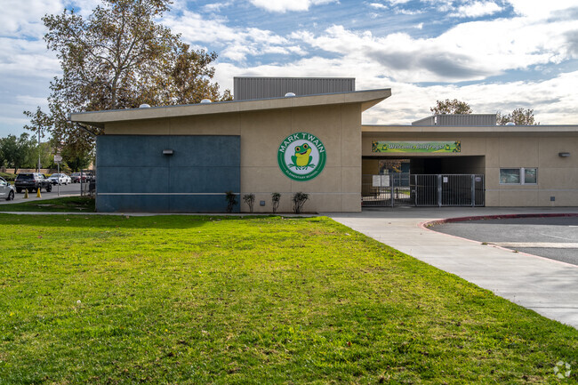 Mark Twain Elementary challenges and encourages children to learn.