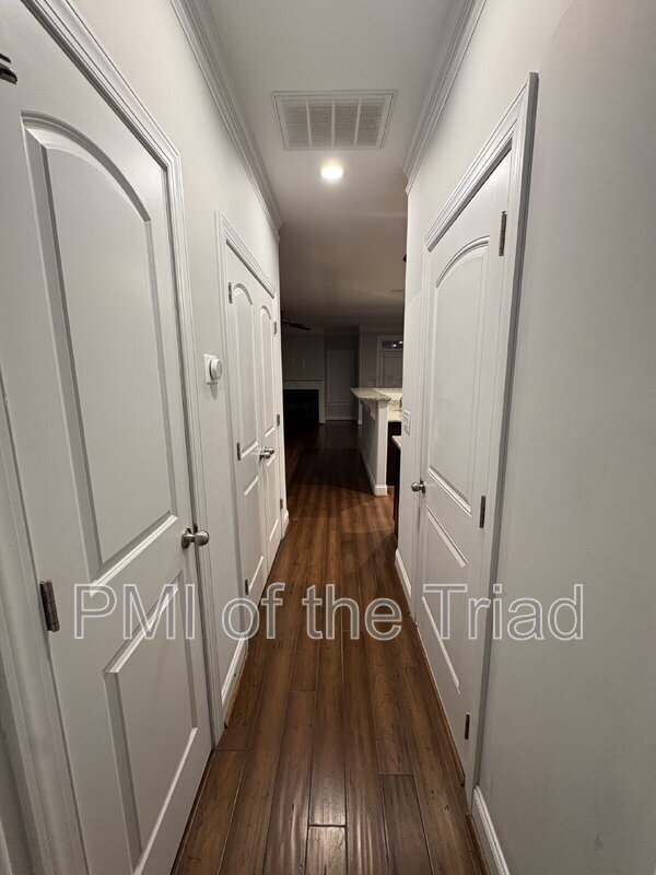 1146 Augustine Heights Dr, Winston Salem, NC 27103 - photo 2