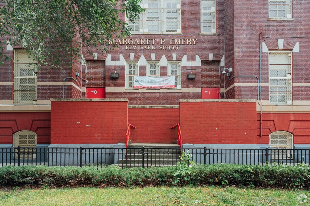 The student population is made up of 50% female students and 50% male students.