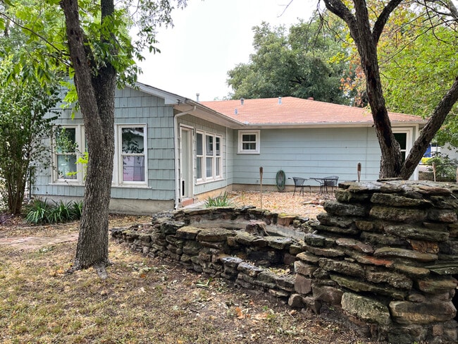 1000 E Walnut St, Hillsboro, TX 76645 - photo 5