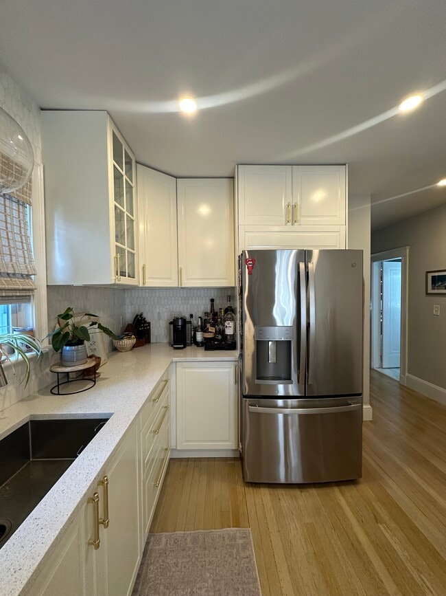 21 Apthorp St, Quincy, MA 02170 - photo 4