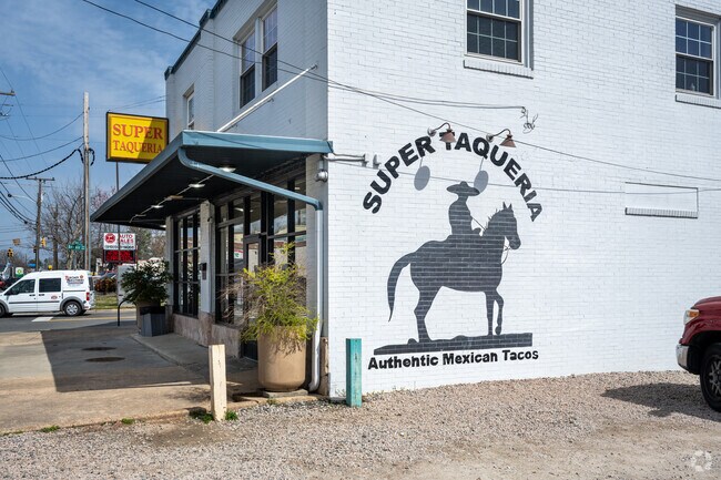 Northgate Park residents enjoy dining at Super Taqueria, located on one of the main streets in the neighborhood.