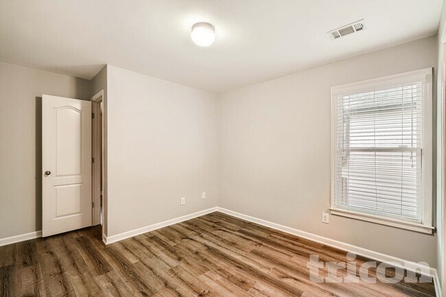 1567 Squire Hill Ln, Lawrenceville, GA 30043 - photo 5